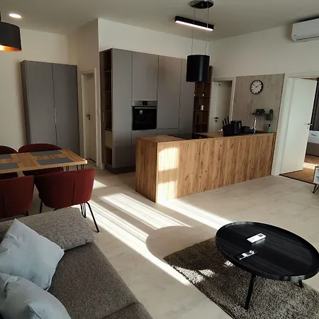 Apart Otel Dohnanyi By Chors